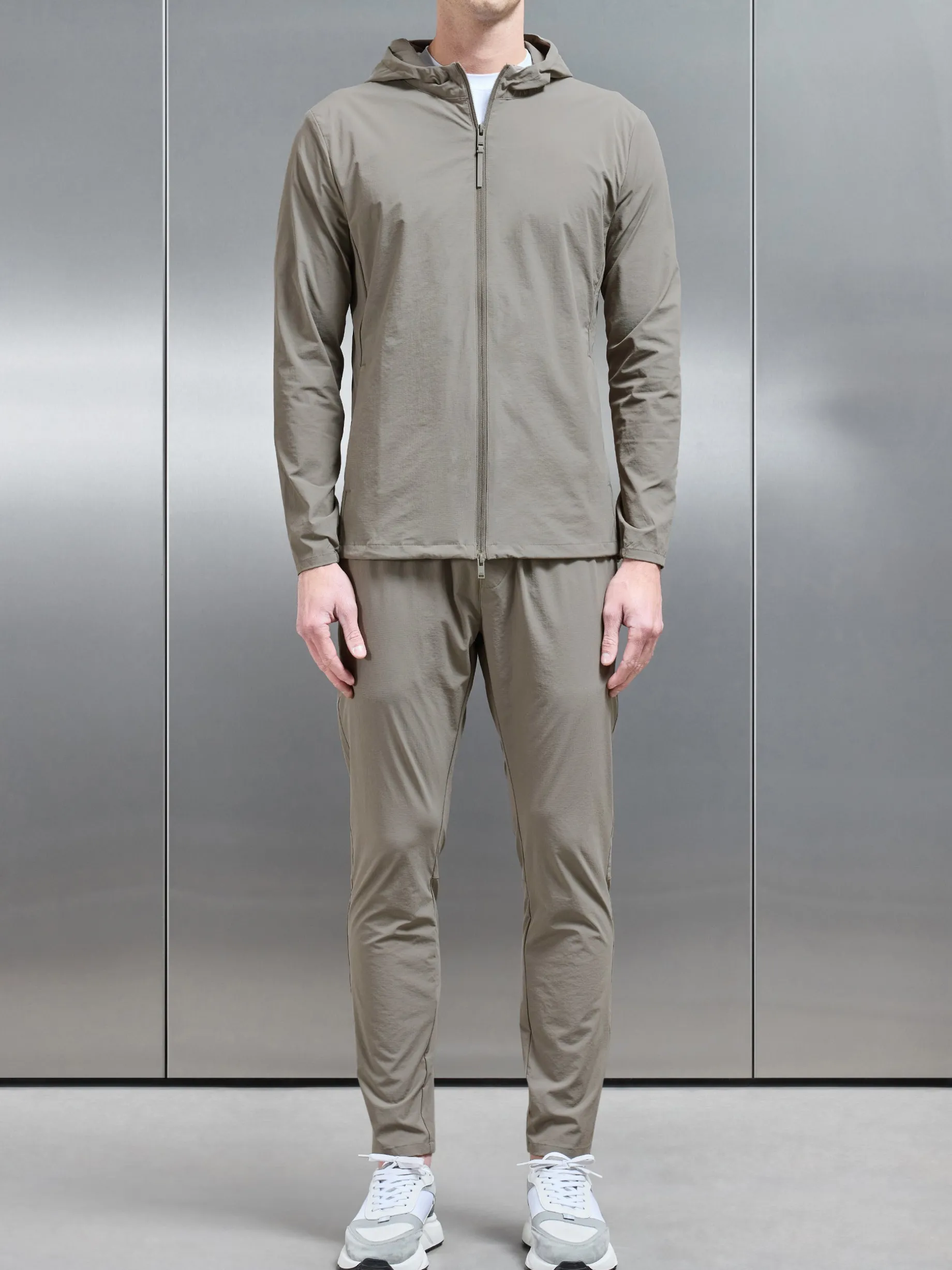 Active Technical Windbreaker - Olive