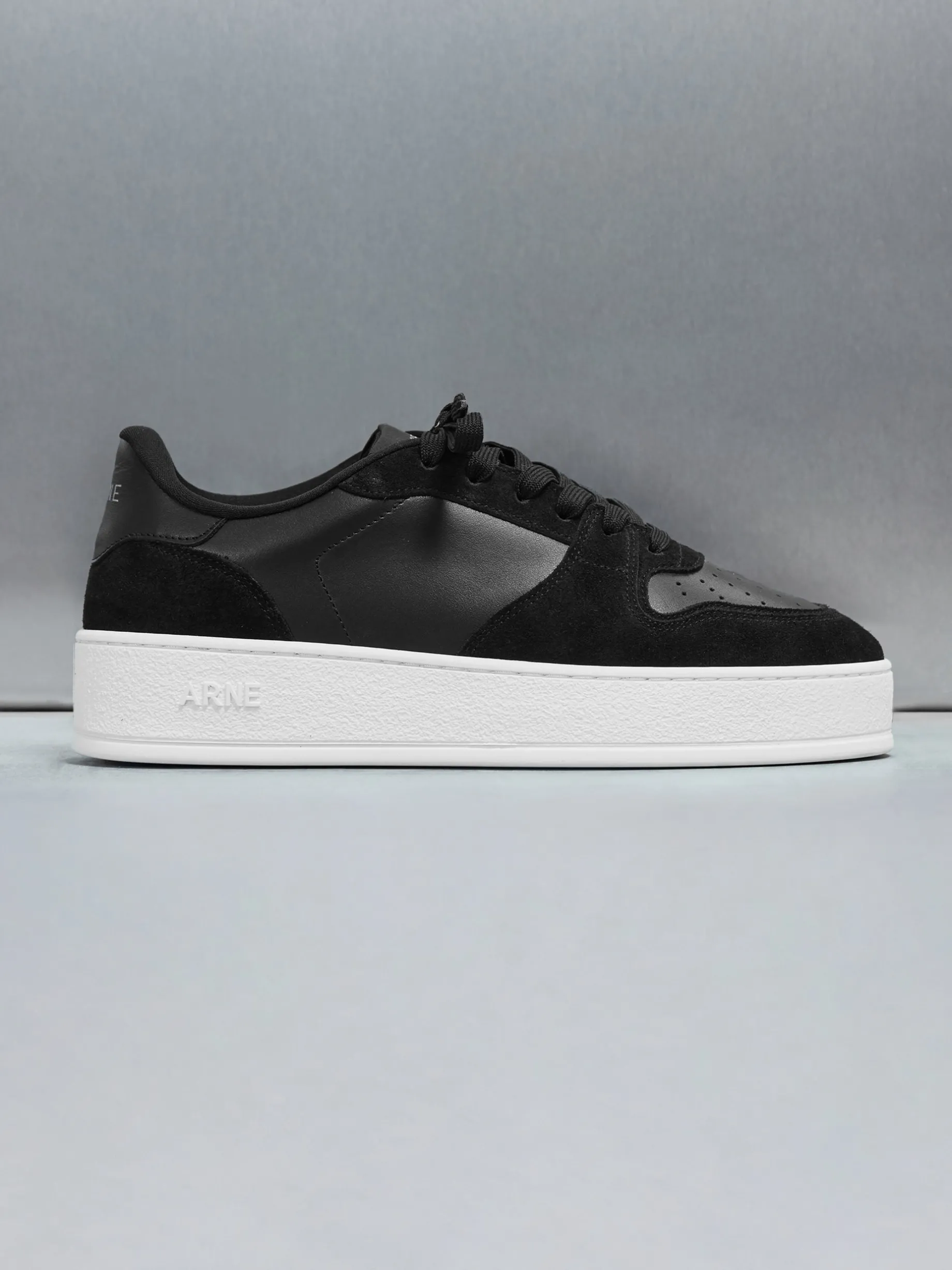 Arena Trainer - Black