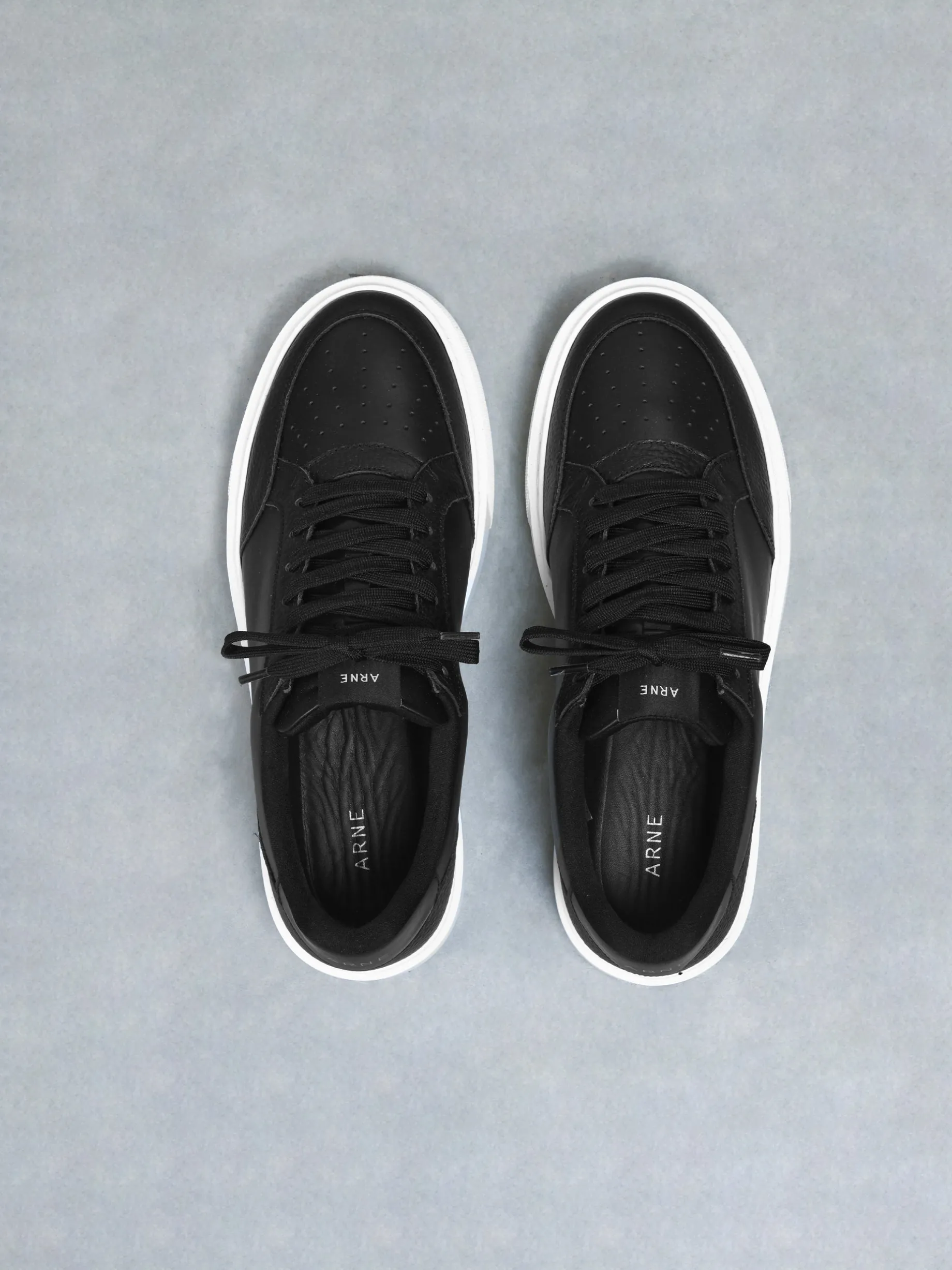 Court Trainer 2.0 - Black White
