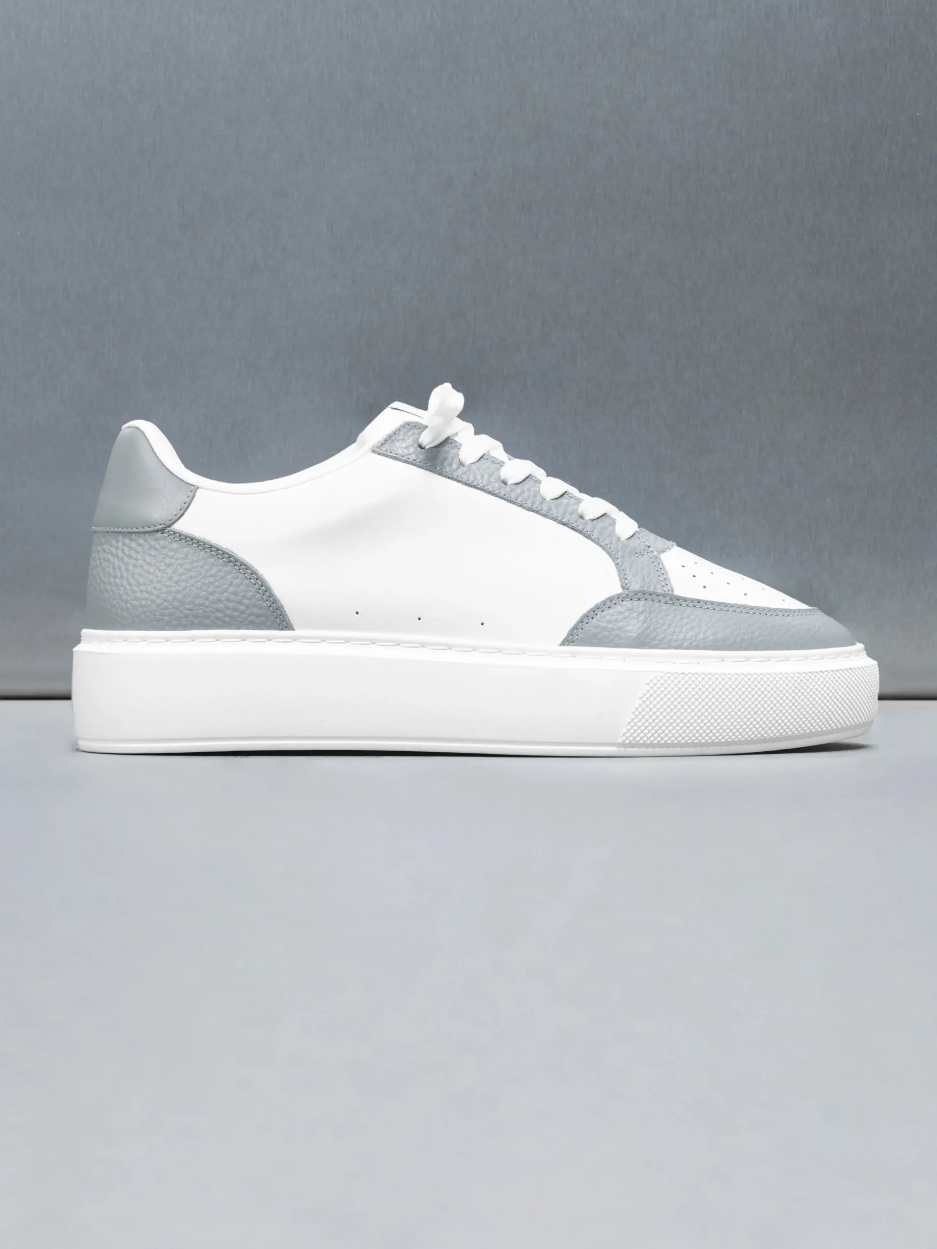 Court Trainer 2.0 - White Stone