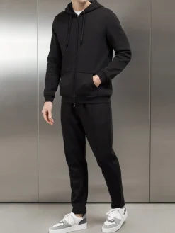 Essential Jogger - Black