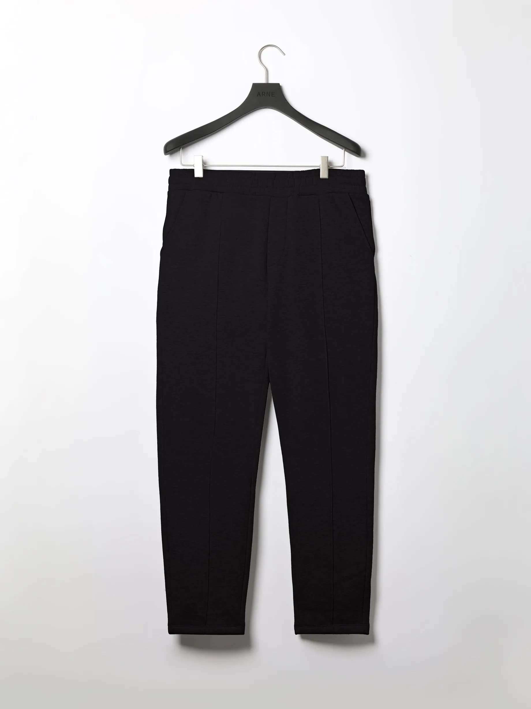 Essential Jogger - Black