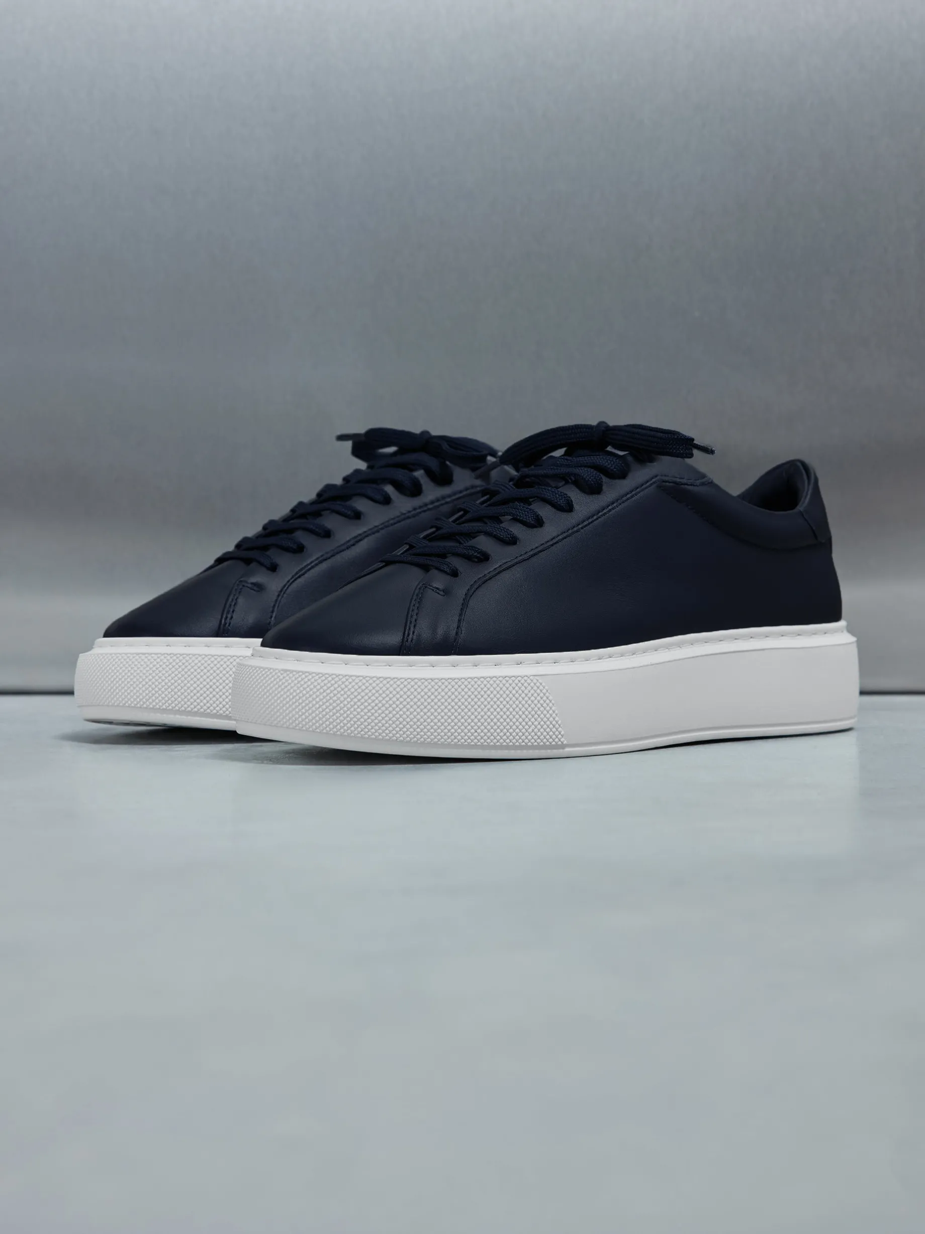 Essential Leather Trainer - Navy