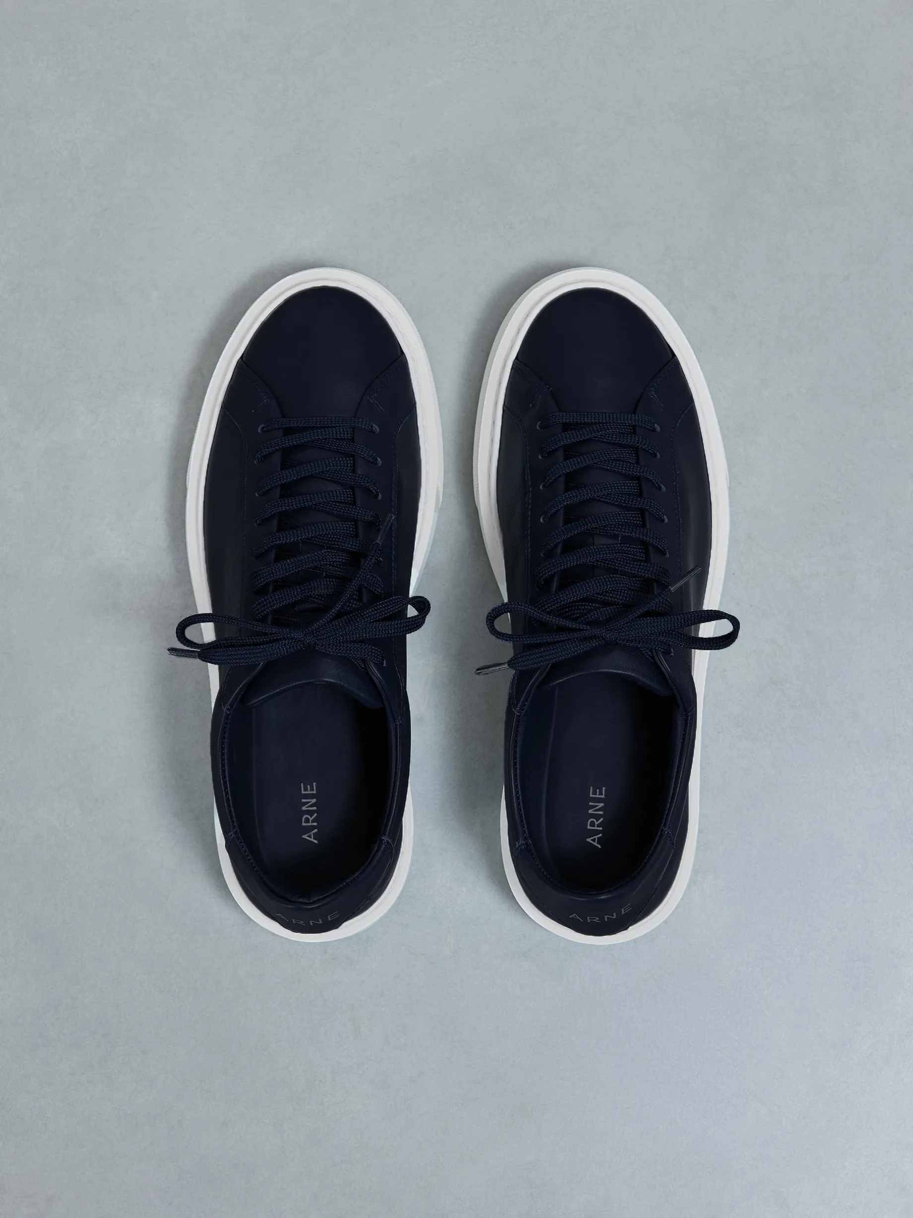 Essential Leather Trainer - Navy