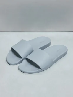 Essential slides - Grey