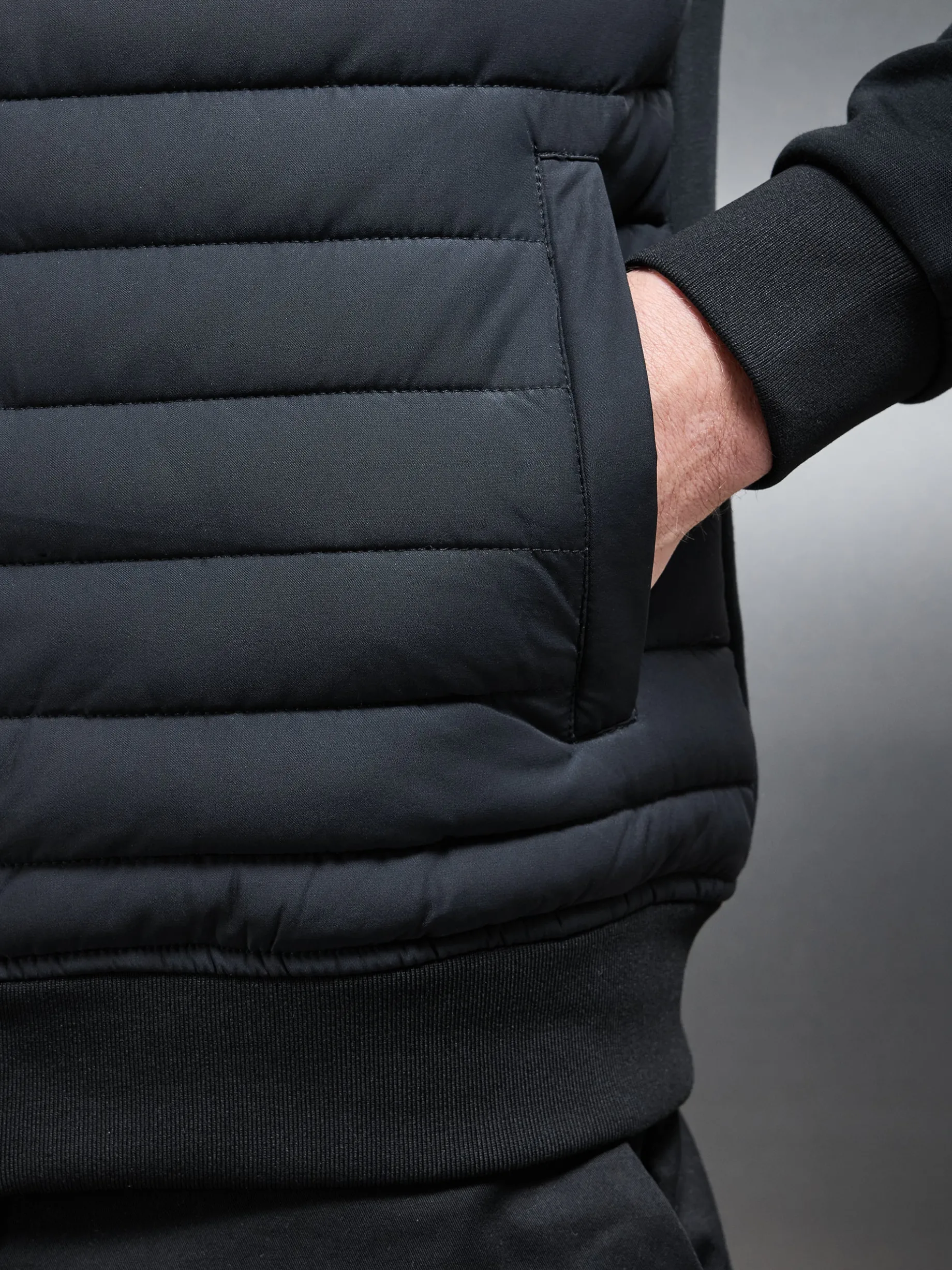 Hybrid Quilted Windbreaker - Black