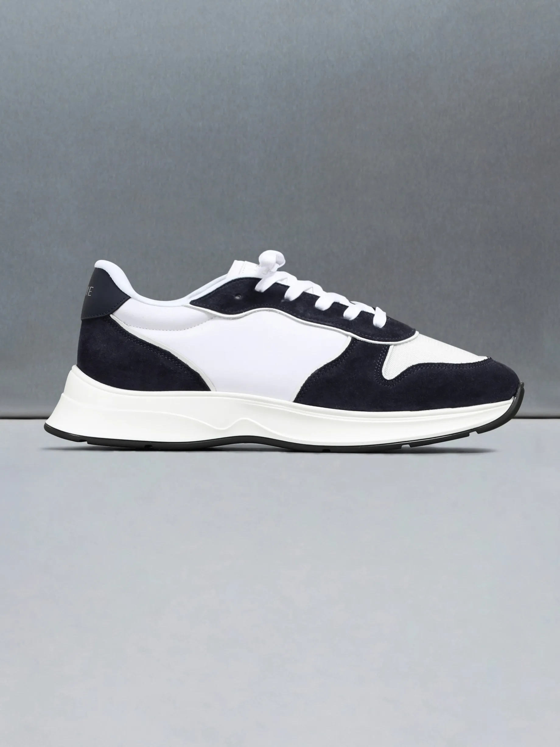 Hybrid Runner - White Navy