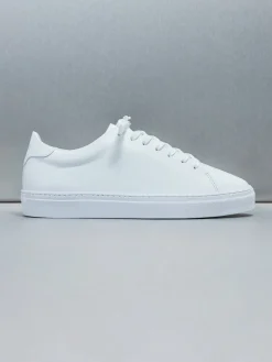 Low Essential Leather Trainer - White