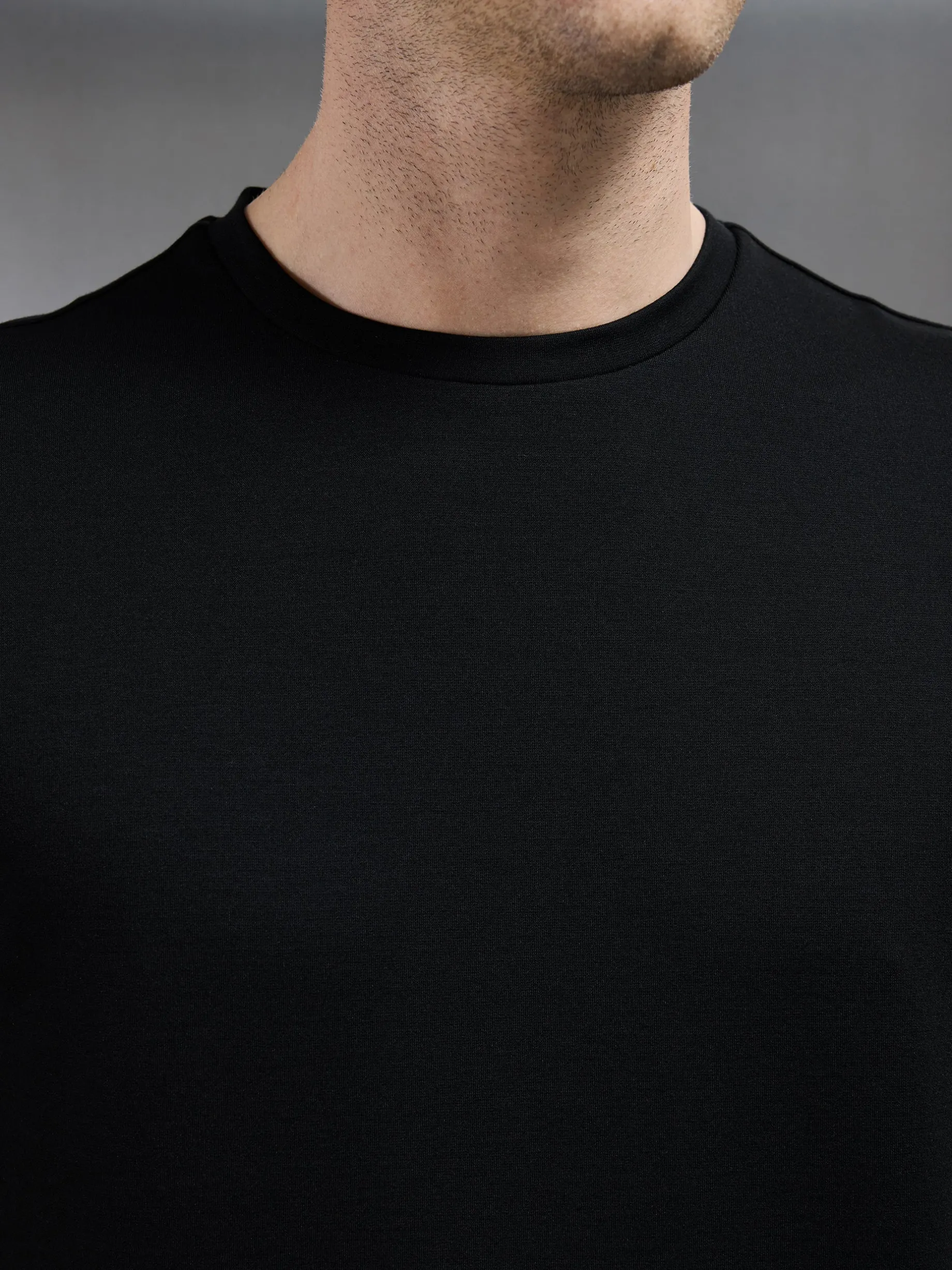 Mid Weight Interlock Essential T-Shirt - Black