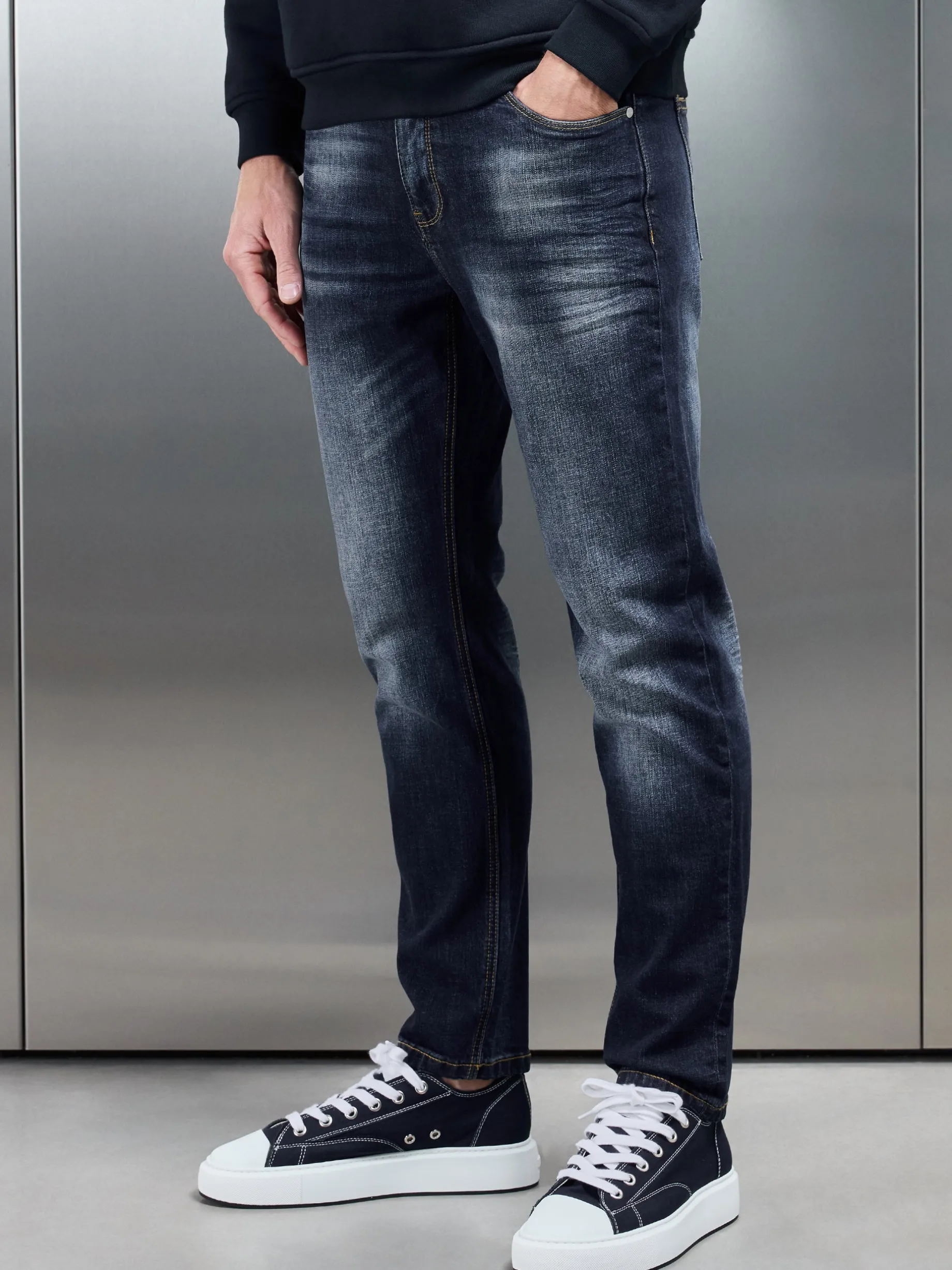 Relaxed Fit Denim Jeans - Dark Wash