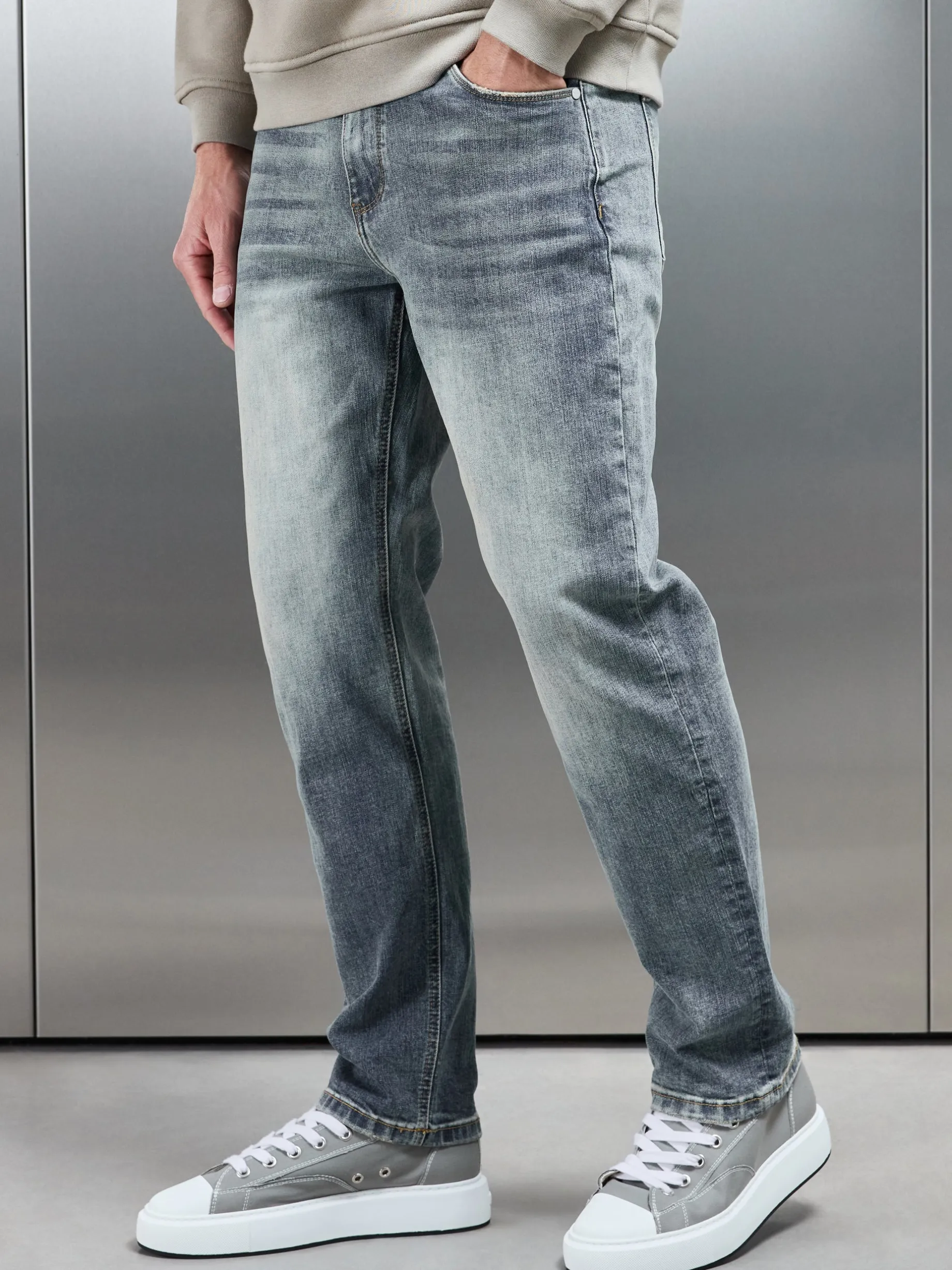 Relaxed Fit Denim Jeans - Sand Wash