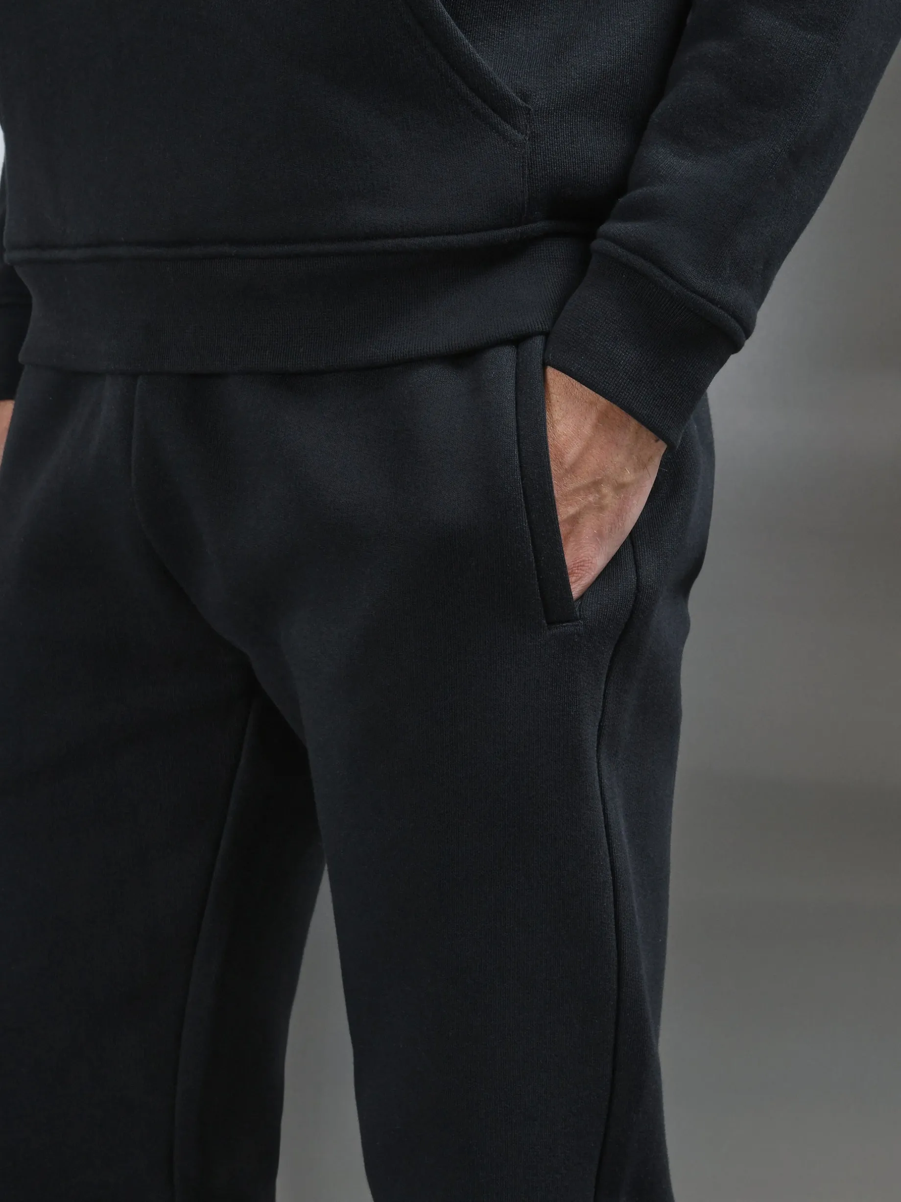 Relaxed Fit Jogger - Black