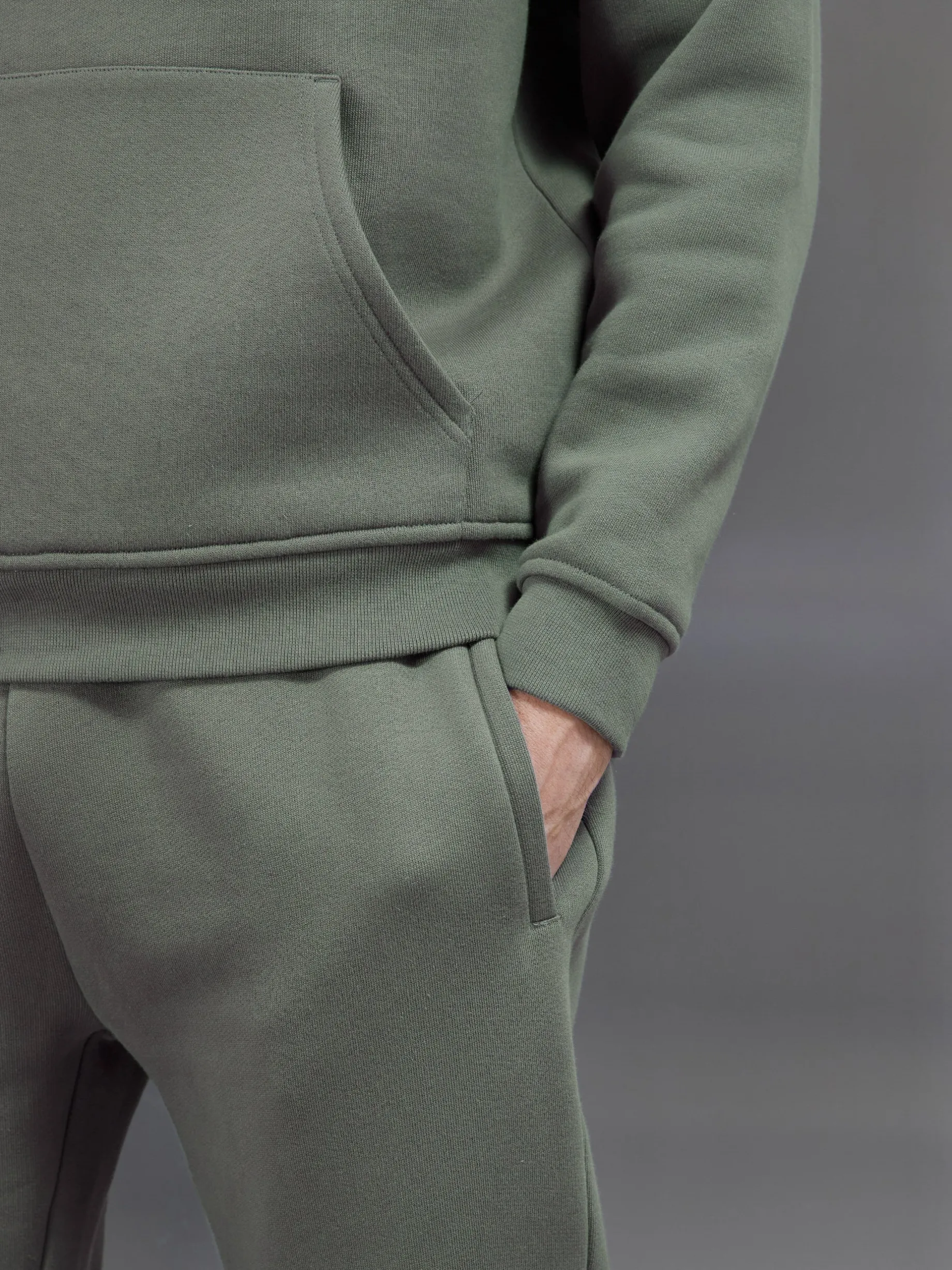 Relaxed Fit Jogger - Olive