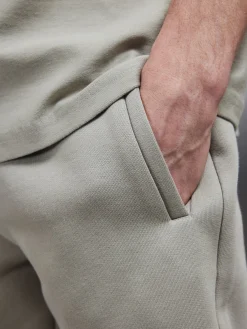 Relaxed Fit Short - Stone