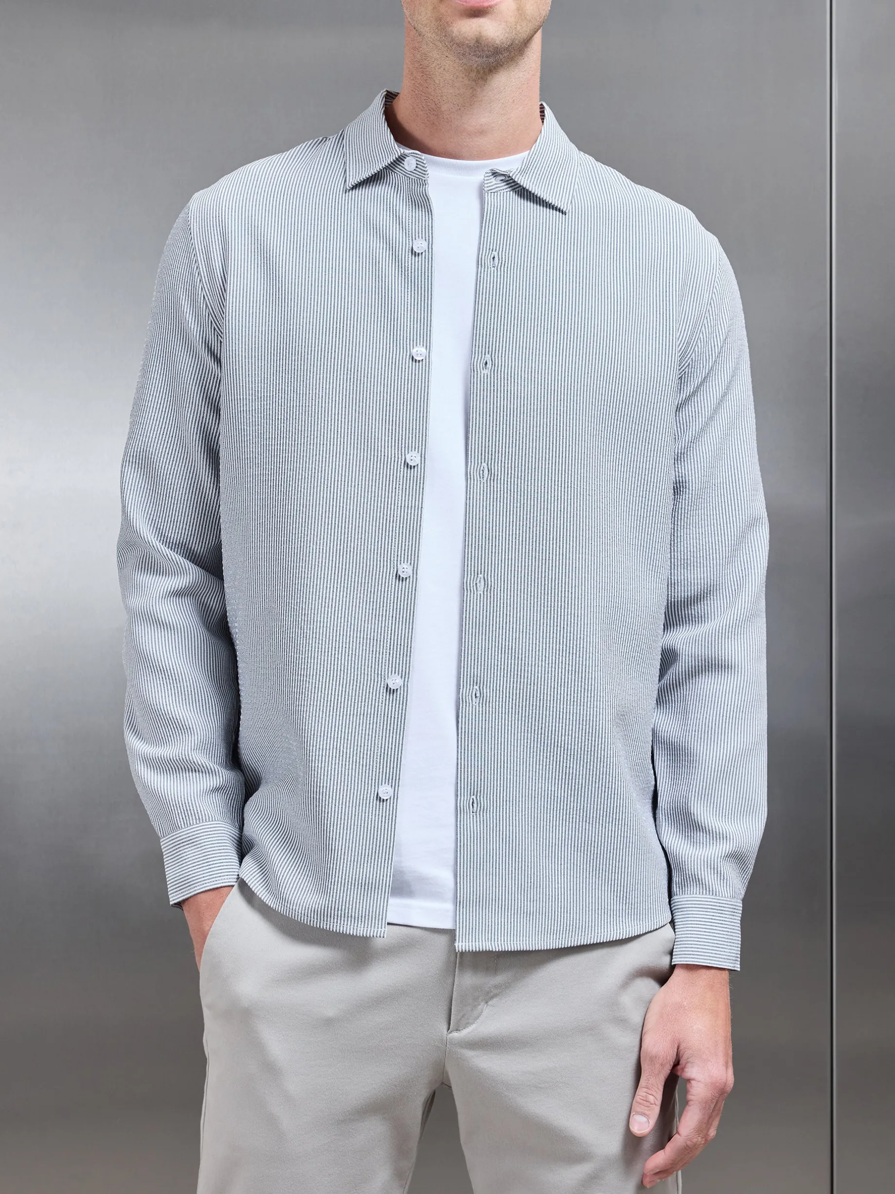 Seersucker Long Sleeve Cutaway Collar Shirt - Black