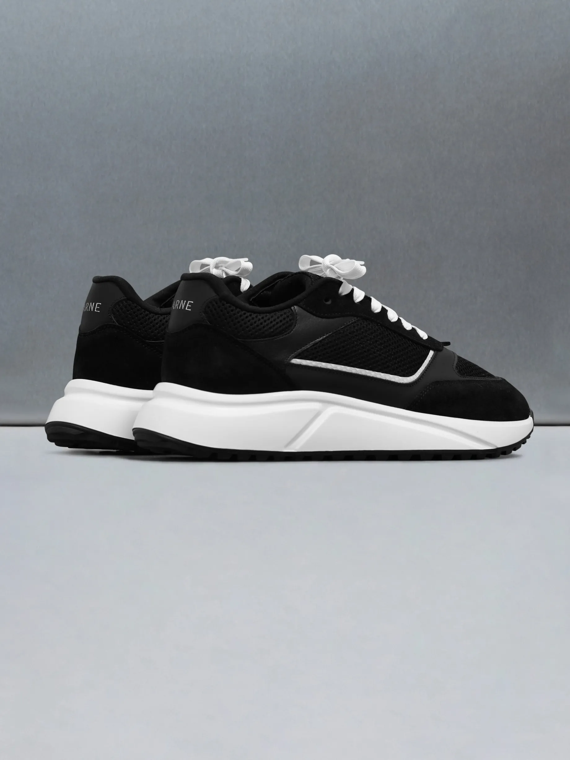 Technical Runner - Black 2.0