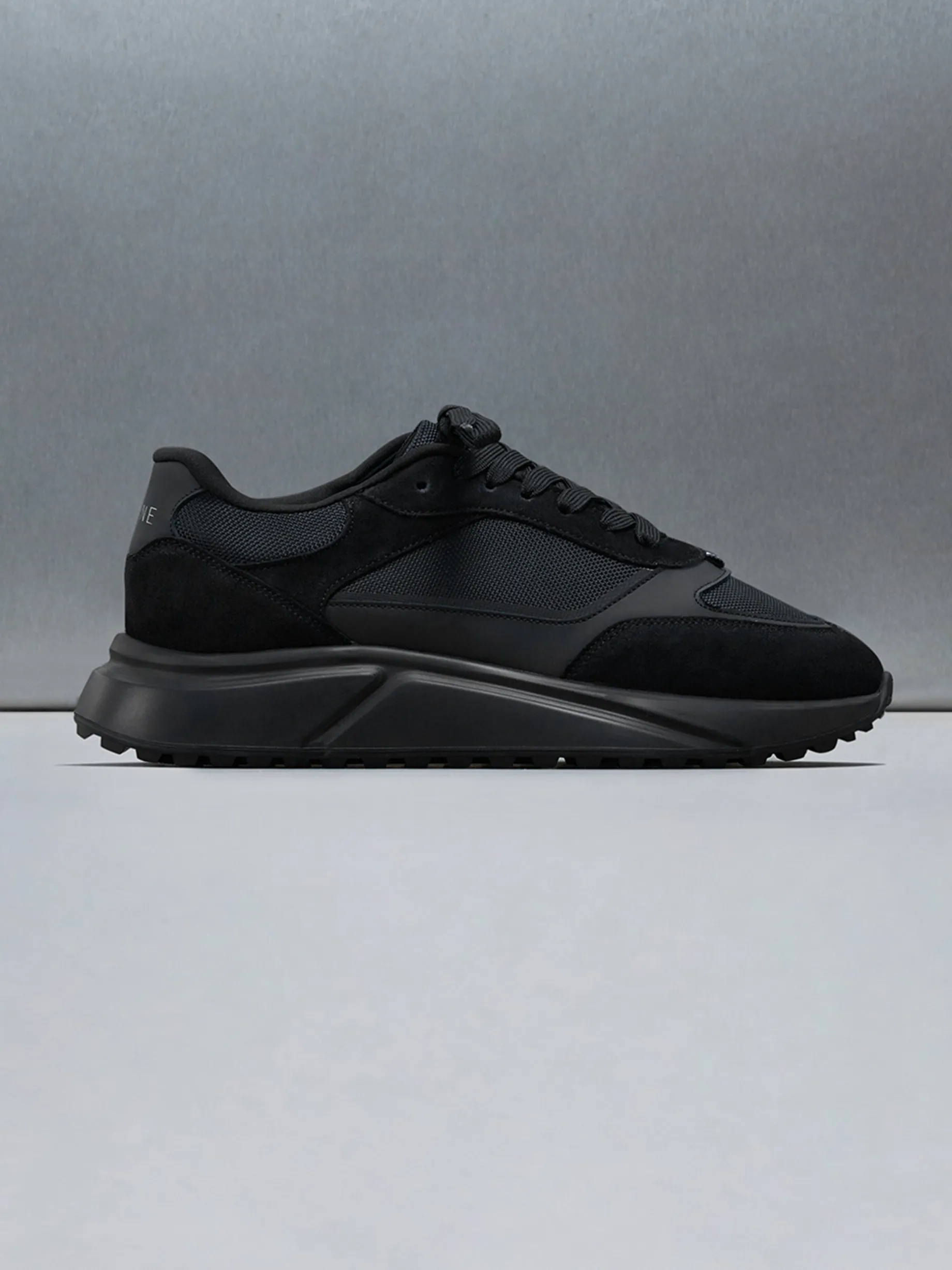 Technical Runner - Triple Black
