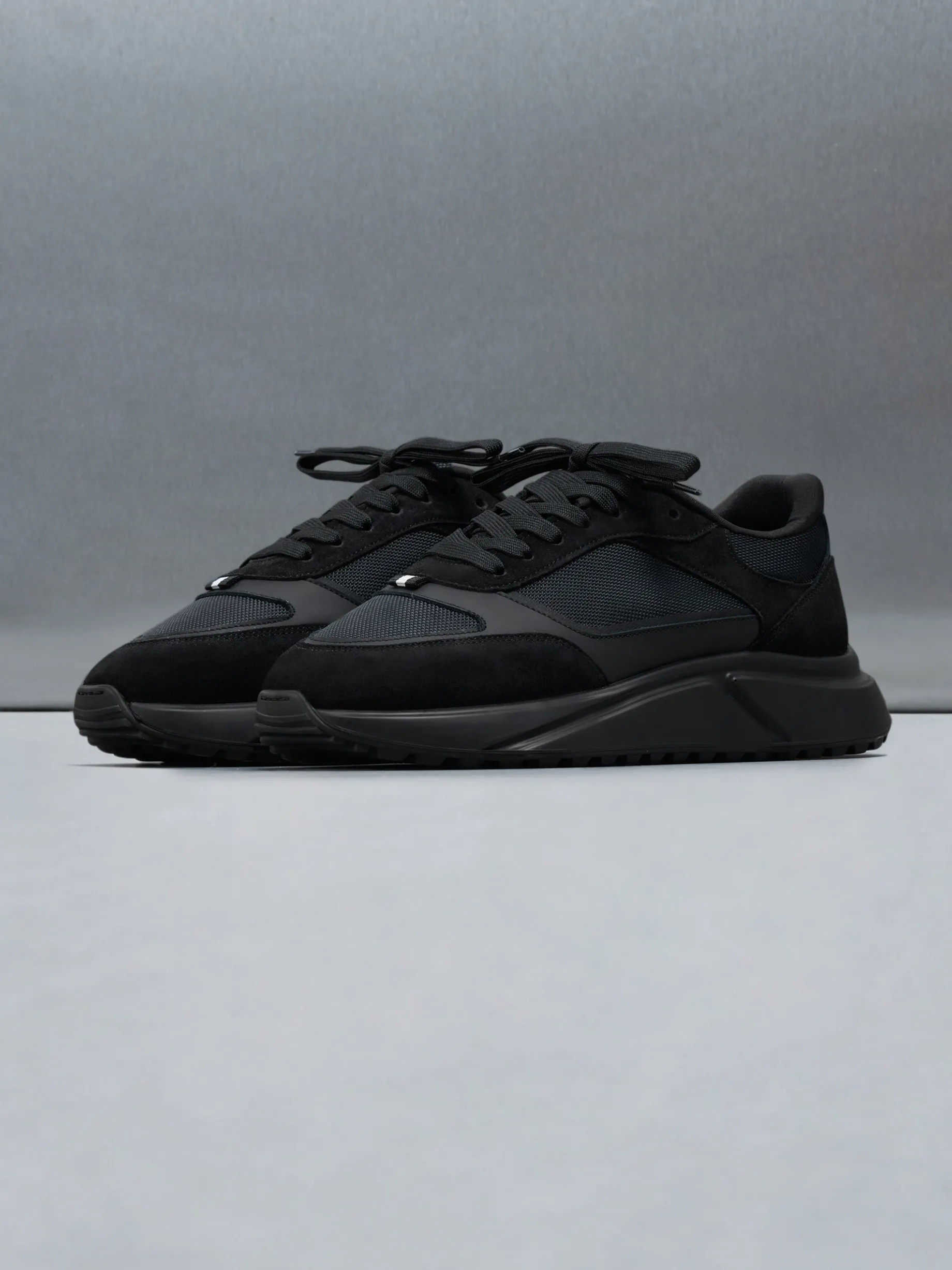 Technical Runner - Triple Black