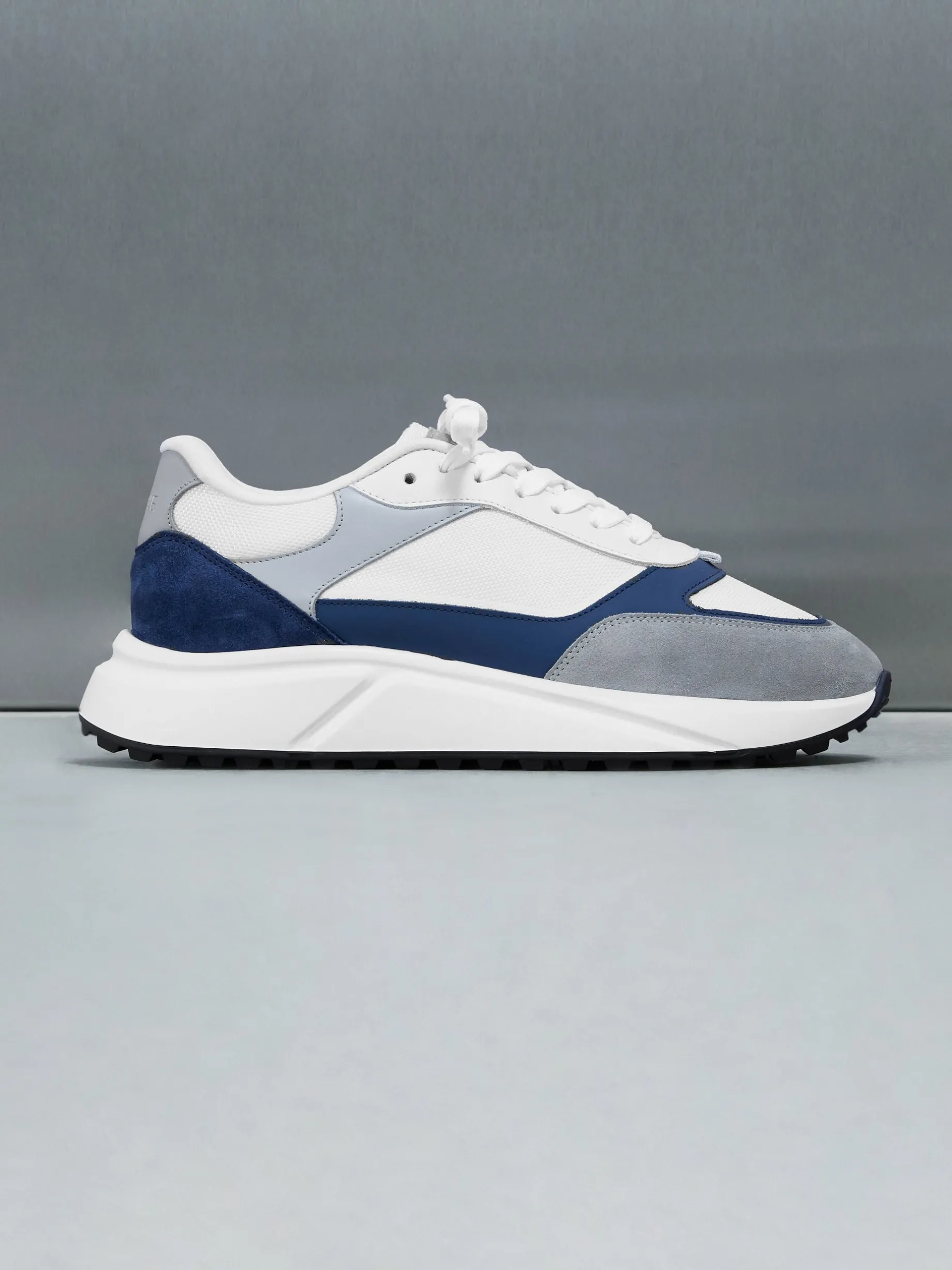 Technical Runner - White Pacific