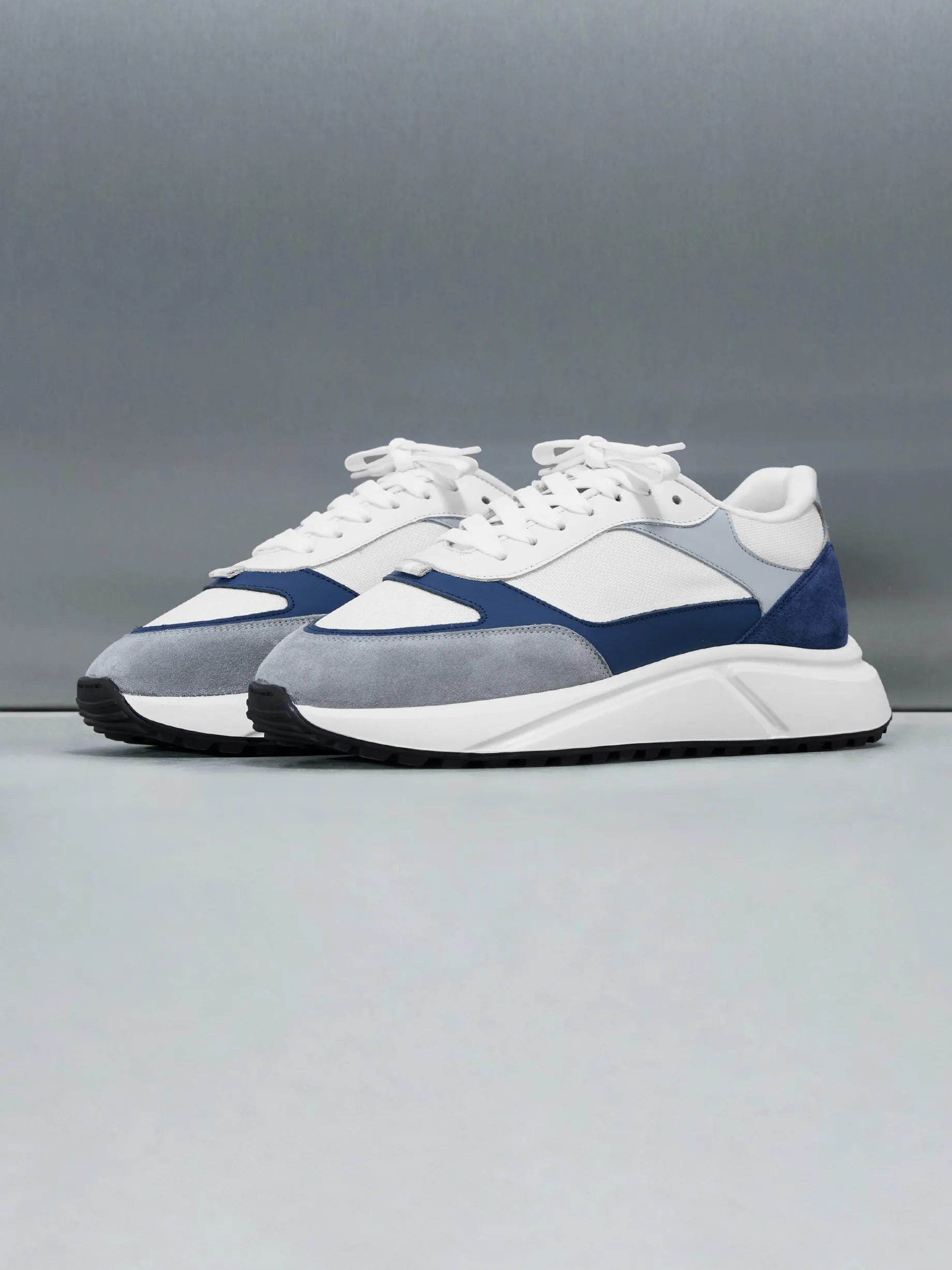 Technical Runner - White Pacific