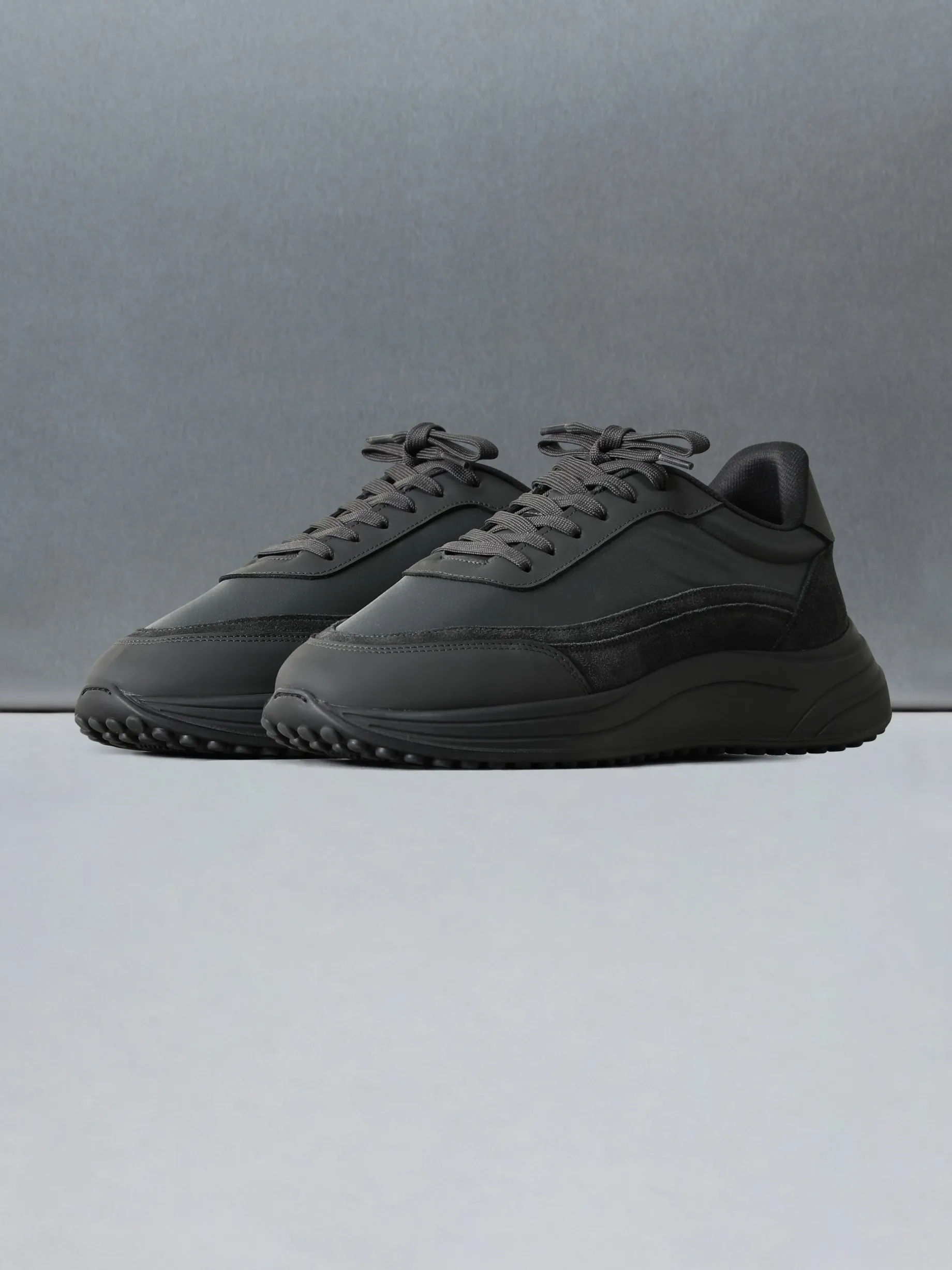 Wave Runner Nylon - Triple Charcoal