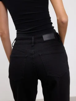 Womens Mid Rise Straight Denim Jean - Black