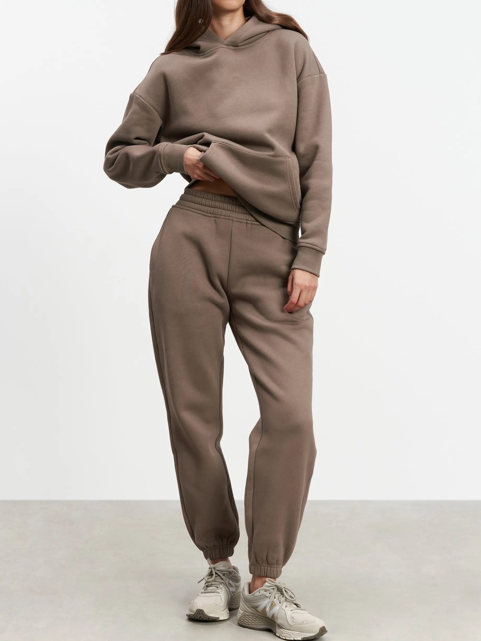Womens Relaxed Cuffed Jogger - Taupe