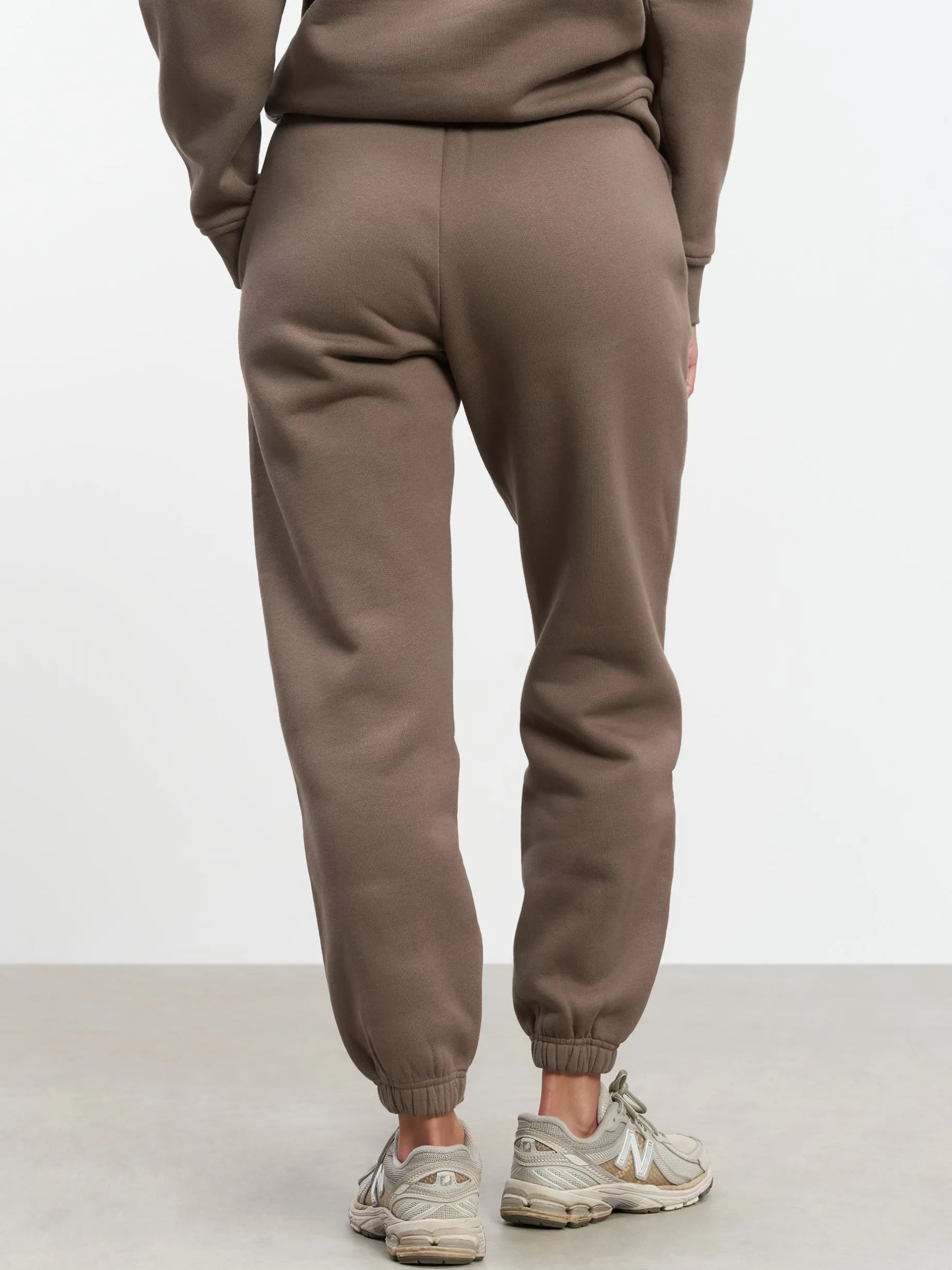 Womens Relaxed Cuffed Jogger - Taupe