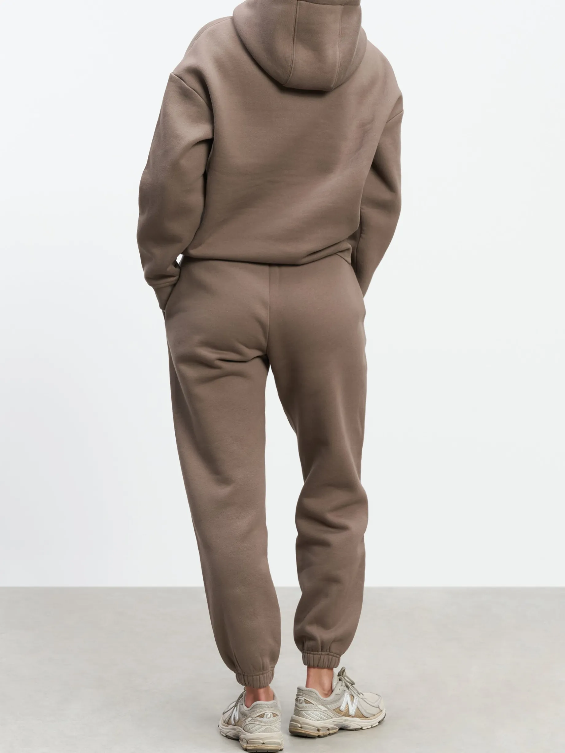 Womens Relaxed Cuffed Jogger - Taupe